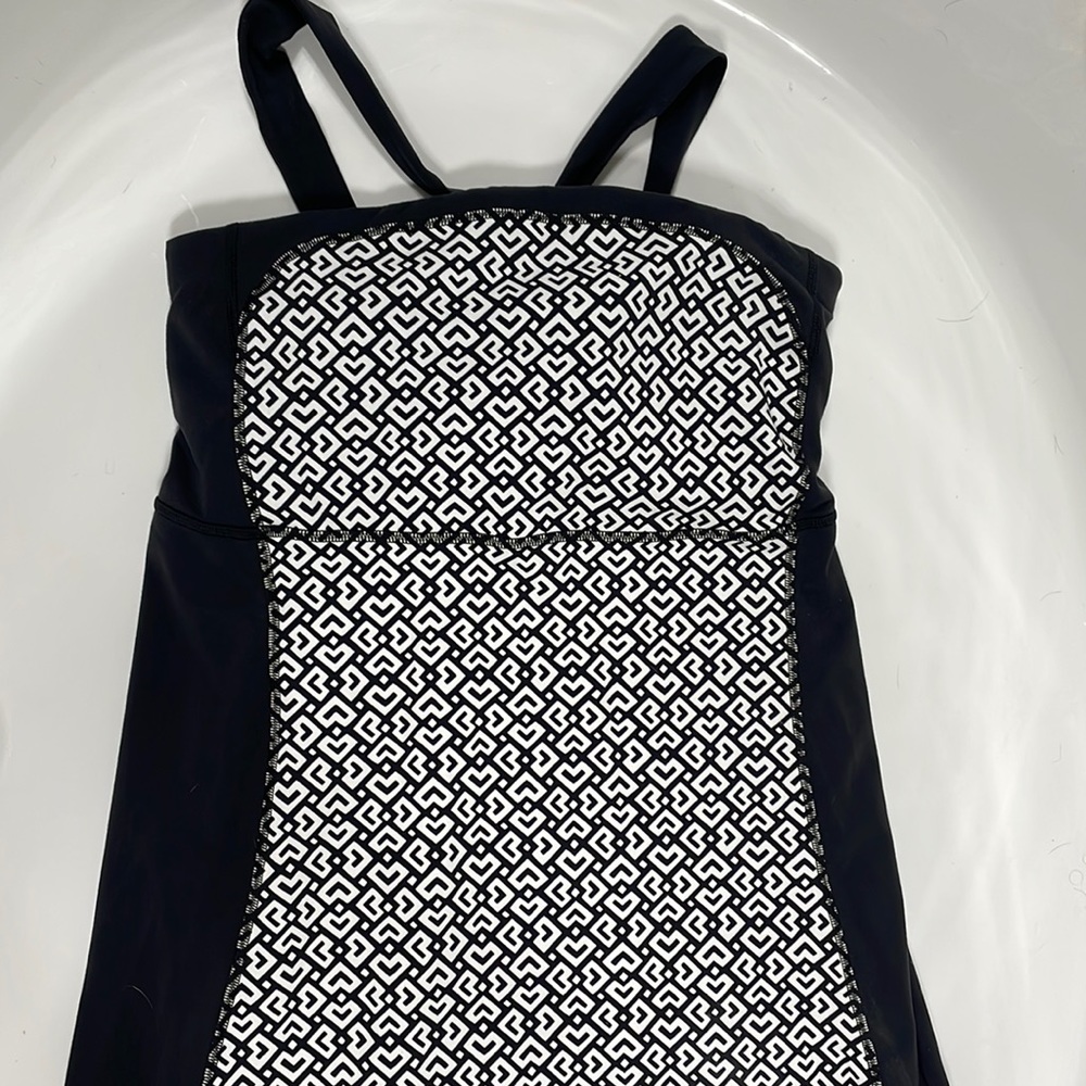 Lucy Brand Fitness dress w/ removable pads . NEW never worn . SZ Large